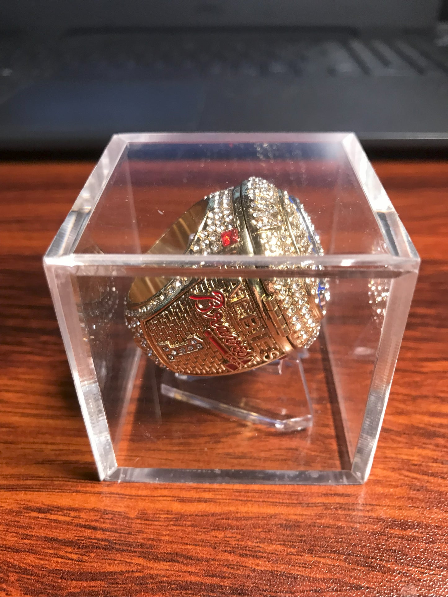 Ring - Braves 2021 Ozzie Albies World Series Ring w/display box